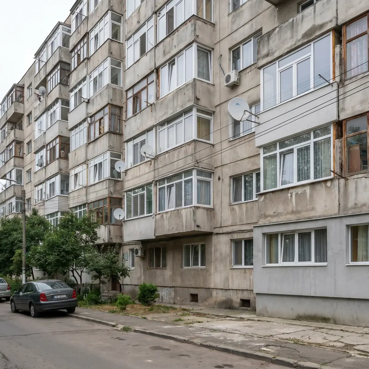 Bloc rezidențial pe Colentina, Sector 2 București, termopane PVC reabilitate