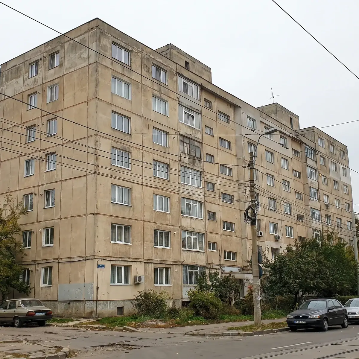 Bloc rezidențial pe Berceni, Sector 4 București, termopane PVC reabilitate